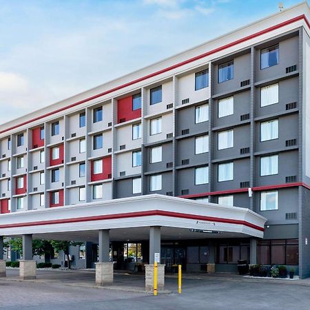 Best Western Plus Toronto Airport Hotel Mississauga Exterior foto