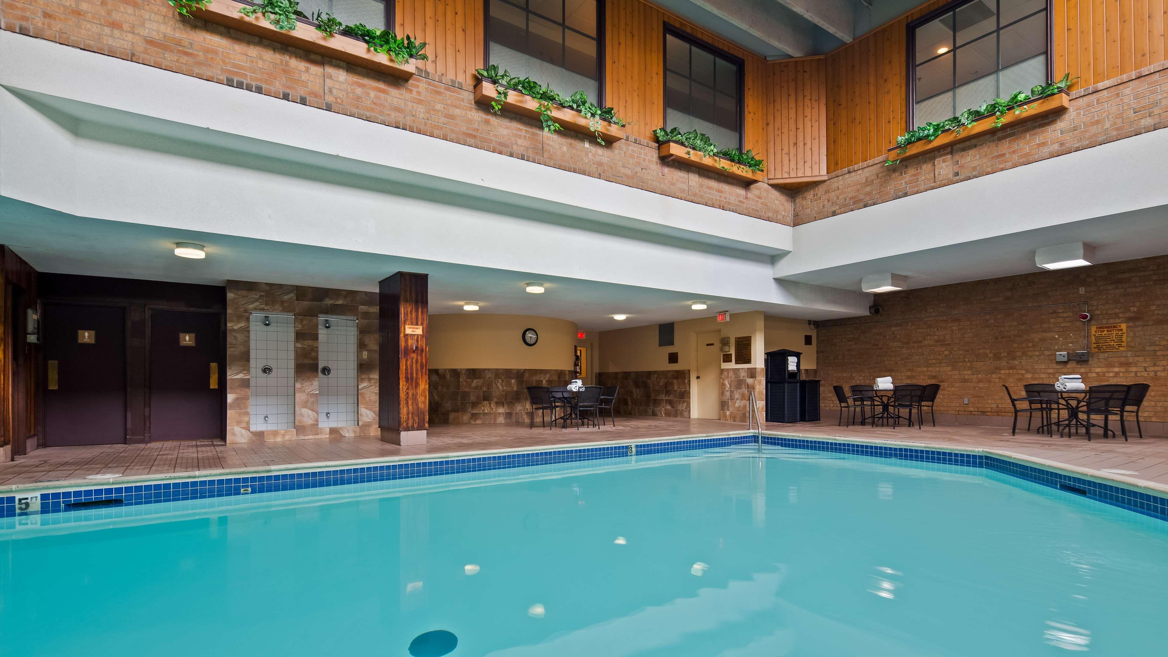 Best Western Plus Toronto Airport Hotel Mississauga Exterior foto