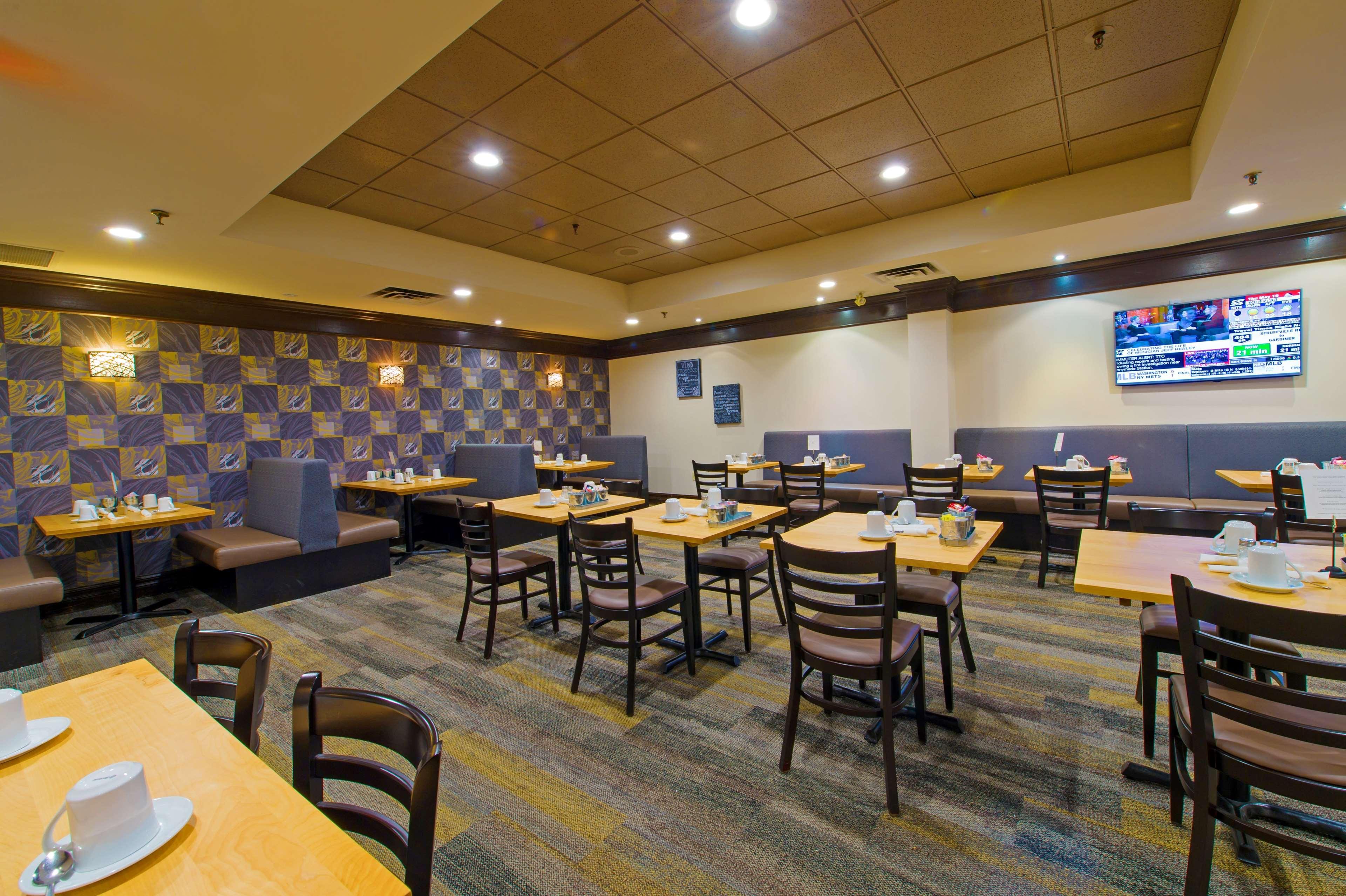 Best Western Plus Toronto Airport Hotel Mississauga Exterior foto