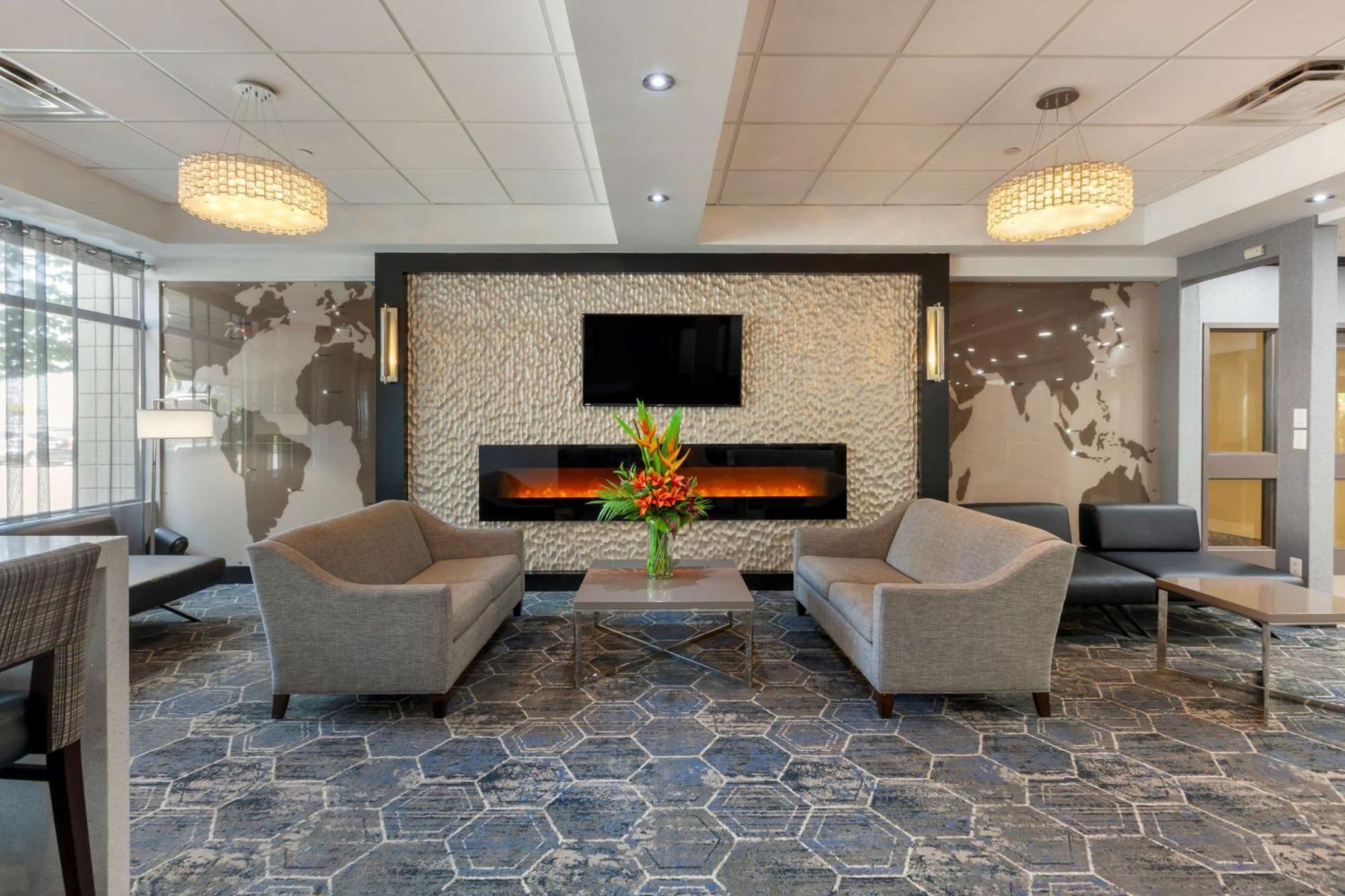 Best Western Plus Toronto Airport Hotel Mississauga Exterior foto