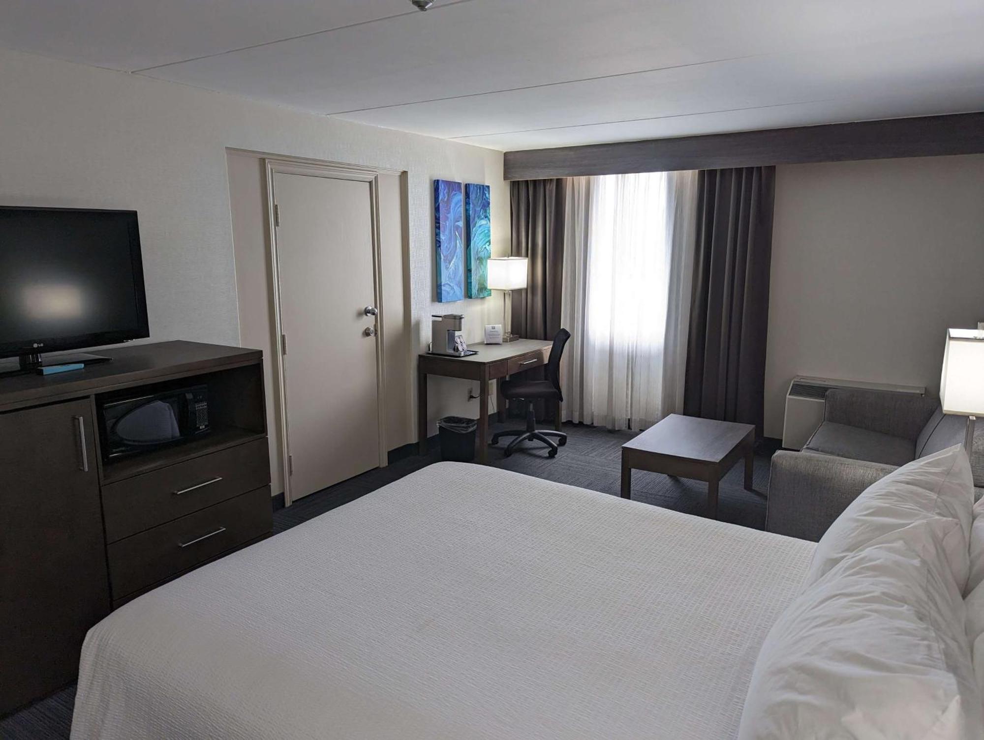 Best Western Plus Toronto Airport Hotel Mississauga Exterior foto