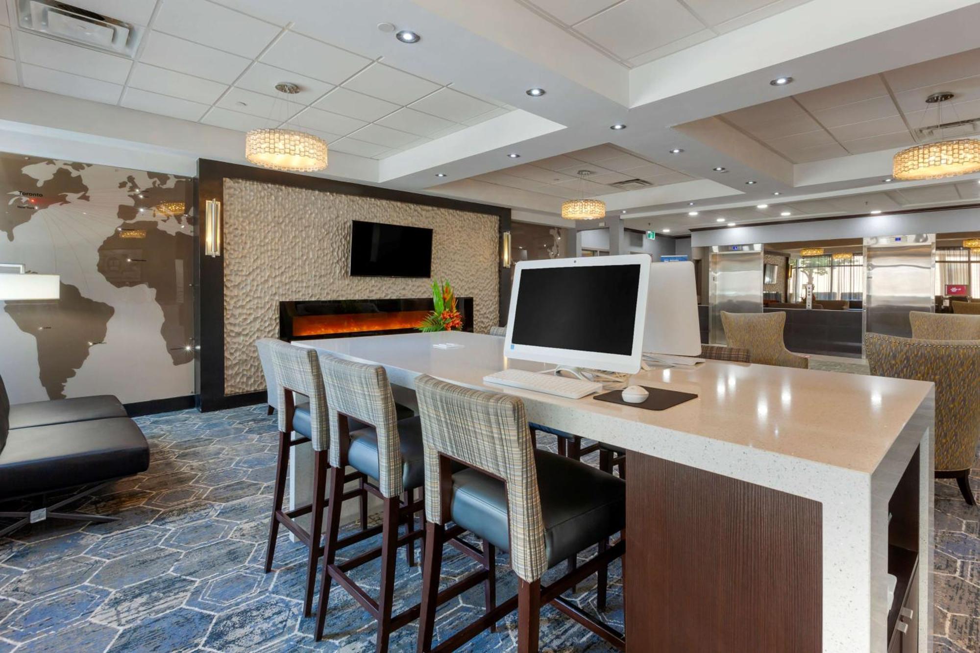 Best Western Plus Toronto Airport Hotel Mississauga Exterior foto