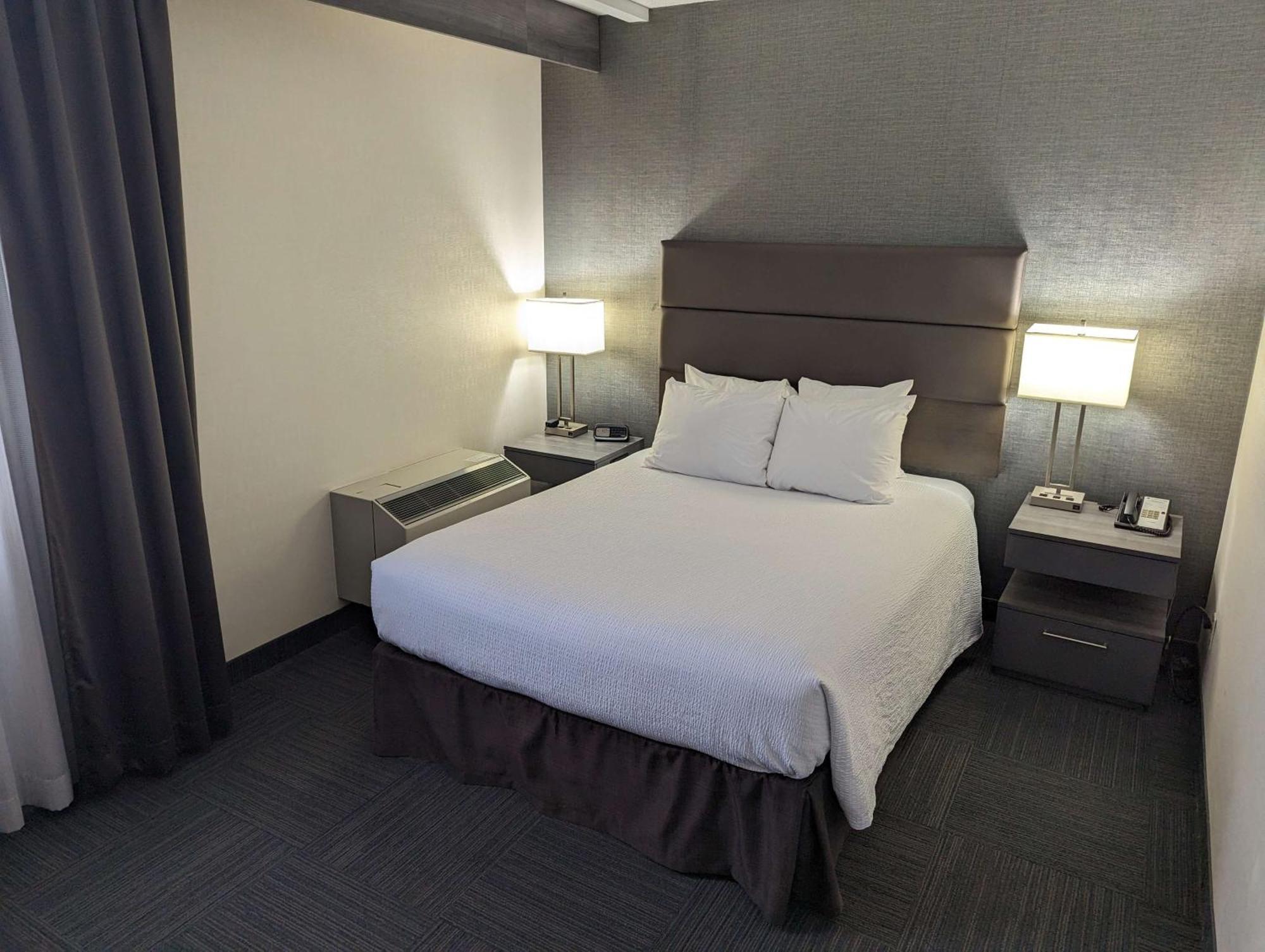 Best Western Plus Toronto Airport Hotel Mississauga Exterior foto