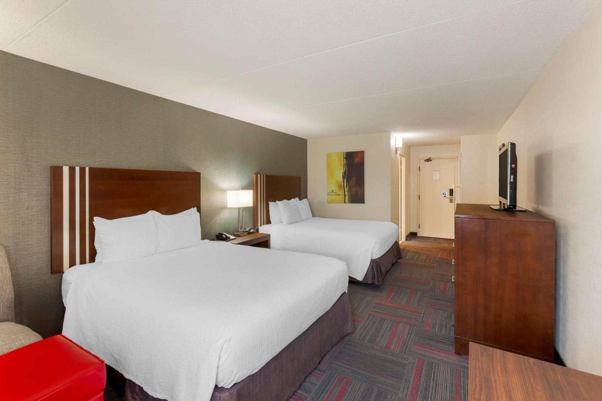 Best Western Plus Toronto Airport Hotel Mississauga Exterior foto