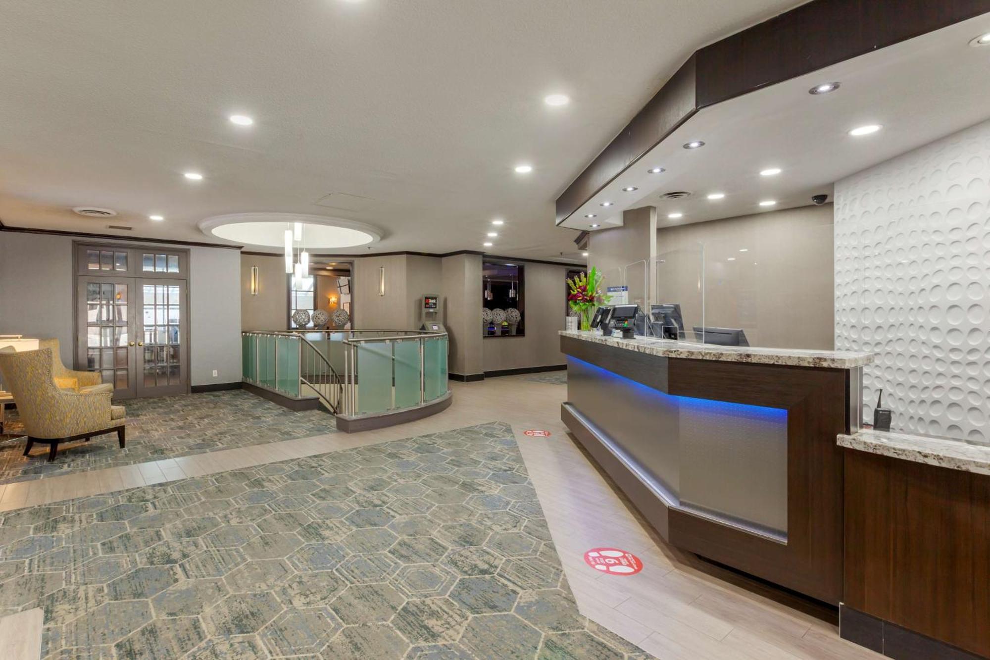 Best Western Plus Toronto Airport Hotel Mississauga Exterior foto