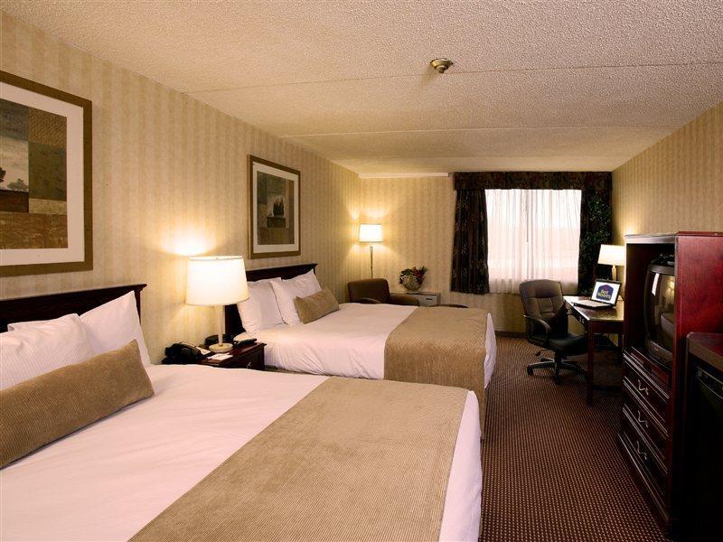 Best Western Plus Toronto Airport Hotel Mississauga Exterior foto