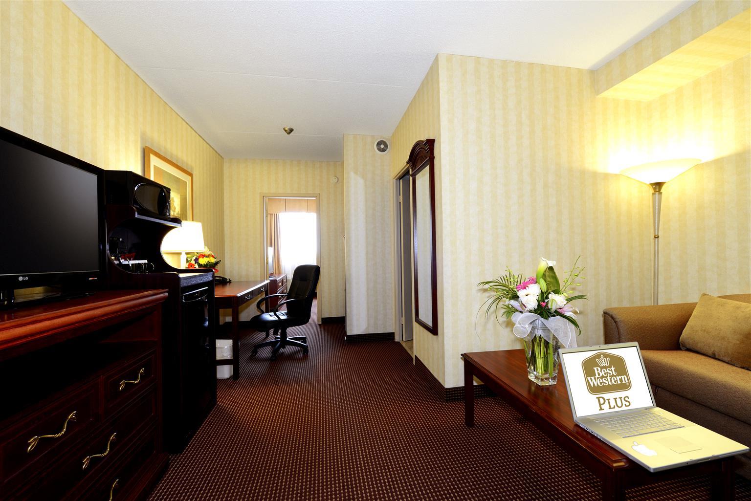 Best Western Plus Toronto Airport Hotel Mississauga Exterior foto